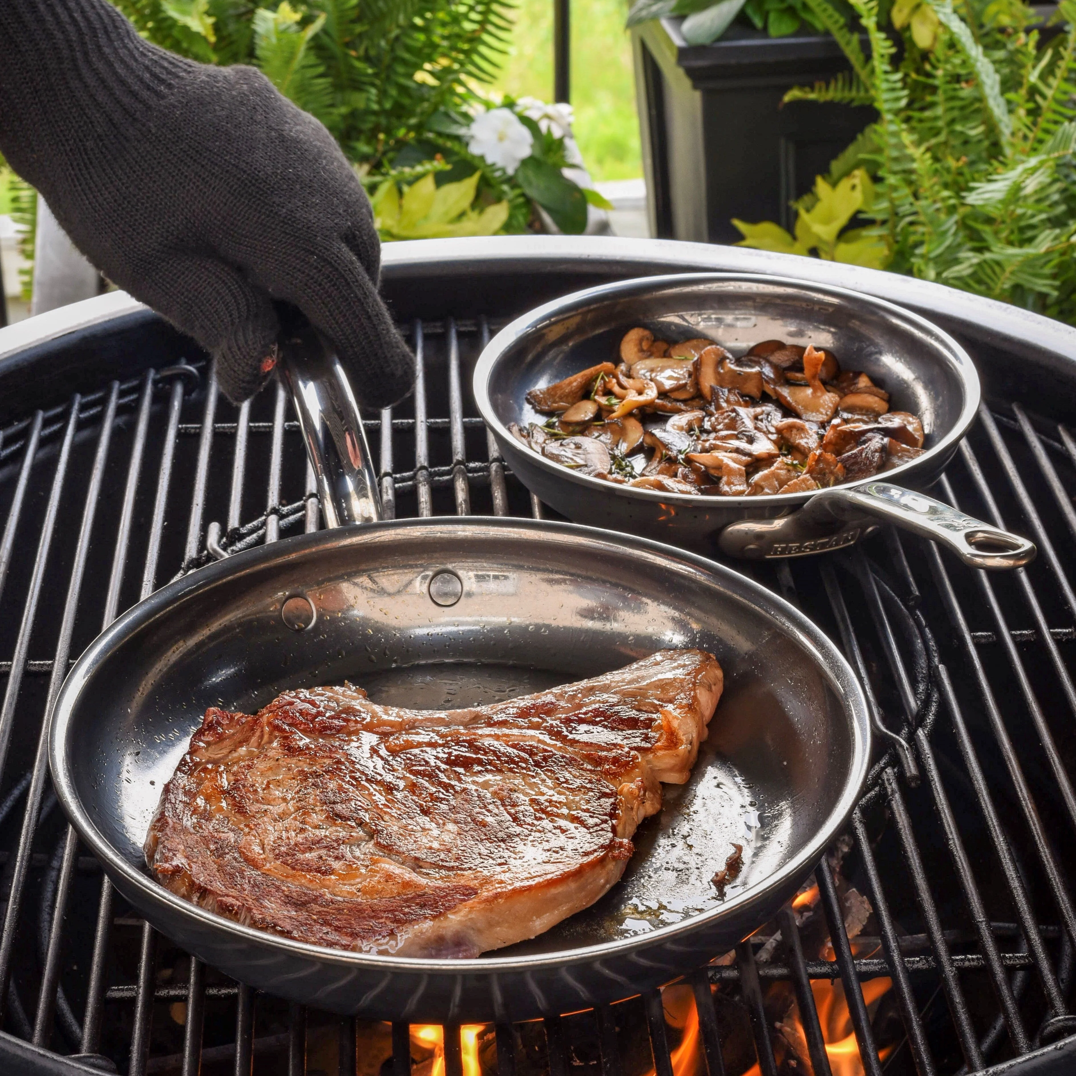 Hestan NanoBond Titanium Induction Skillet Set - 22cm & 28cm - Image 9