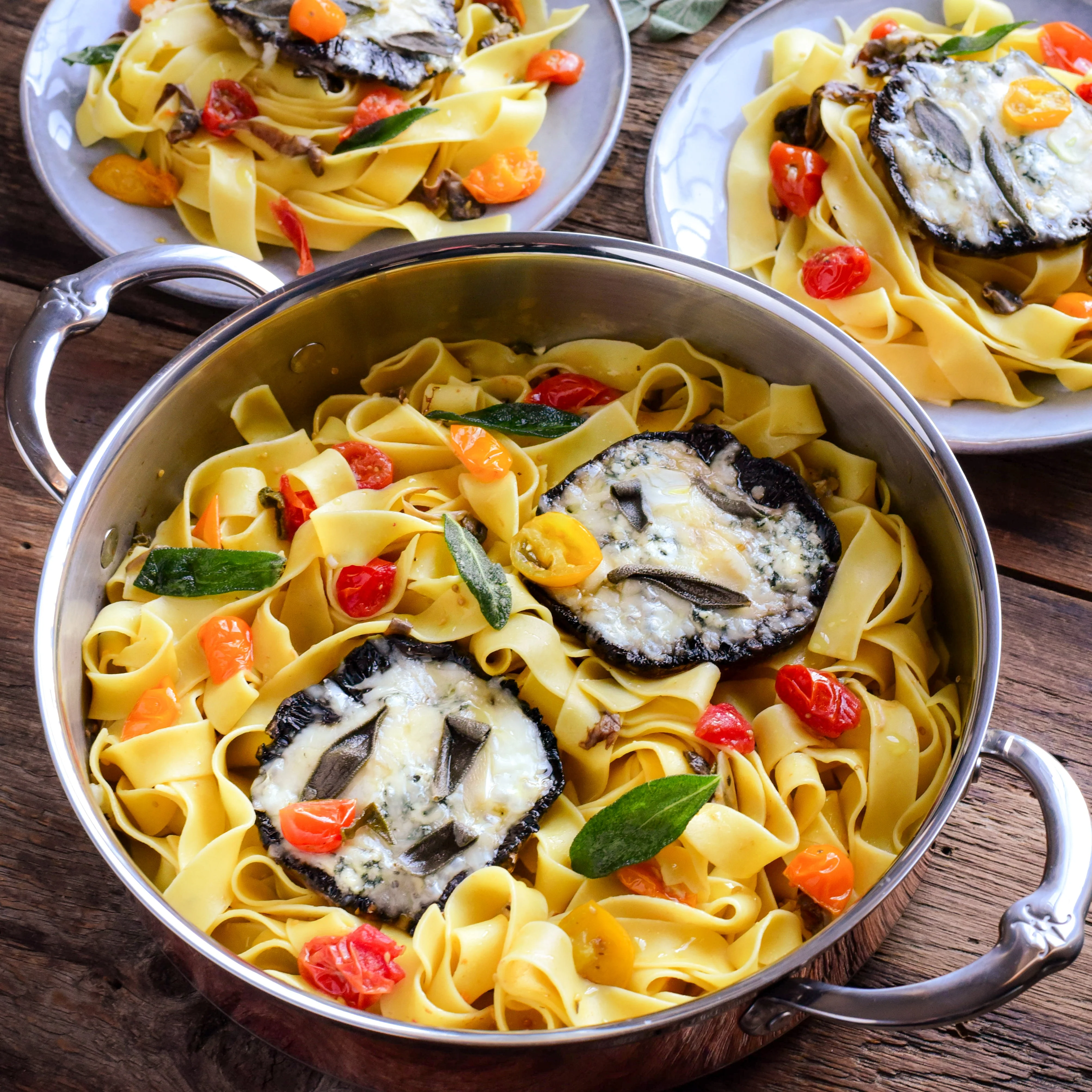 Hestan CopperBond Induction Copper Sautéuse & Lid - 26cm (3.3L) - Image 6